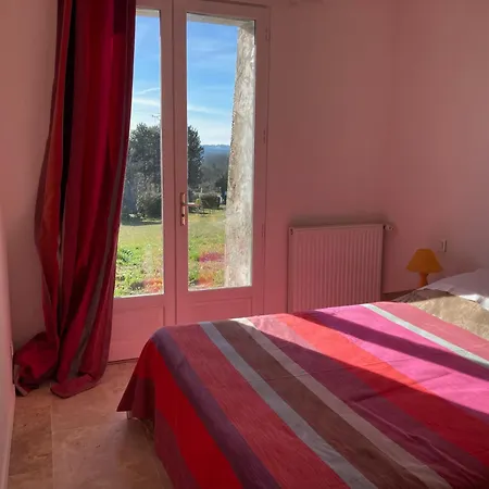 Apartmán Rez-de-jardin 3 Pieces Avec Jolie Vue *